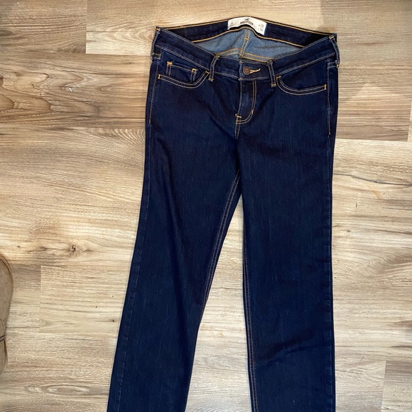 Hollister Jeans - Picture 3 of 5